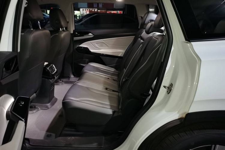 Used Volkswagen ID.6 X 2021 Pure Edition Interior 4