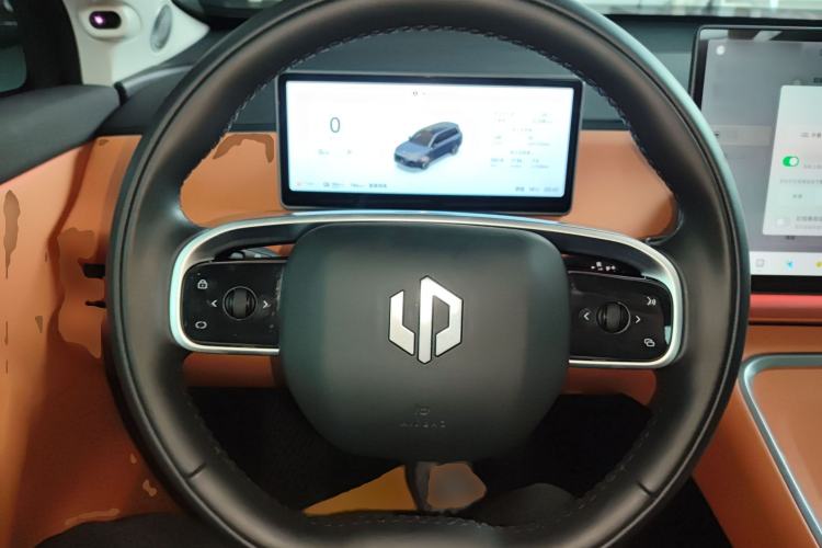 Used Leapmotor C16 2026 Extended-Range 280 LiDAR Zhizun Edition 6 Seats Steering Wheel