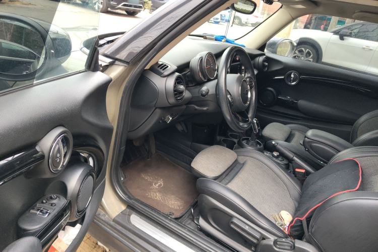 Used MINI MINI 2018 1.5T COOPER Classic Edition
