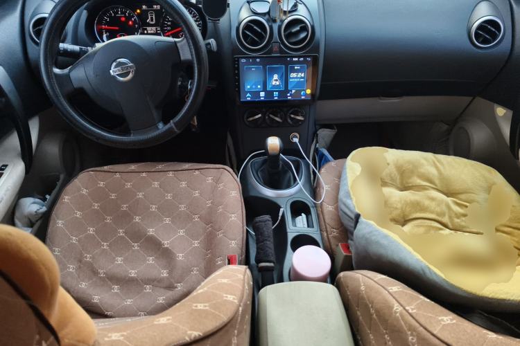 Used Nissan Qashqai 2012 1.6XE Wind 5MT 2WD Center Console