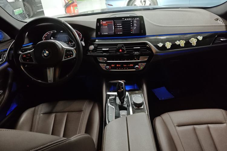 Used BMW 5 Series 2020 525Li M Sport Package Center Console