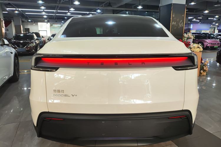 Used Tesla Model Y 2026 Long-Range All-Wheel-Drive Model Rear