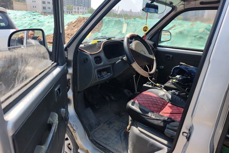 Used Wuling Zhiguang 2010 1.0L New Version Practical Edition with Short Body Driver Seat