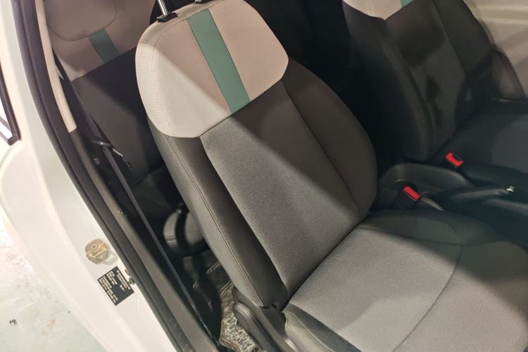 Used CHANGAN NEVO Lumin 2022 155 km – Refreshingly Sweet Edition Right Front Seat