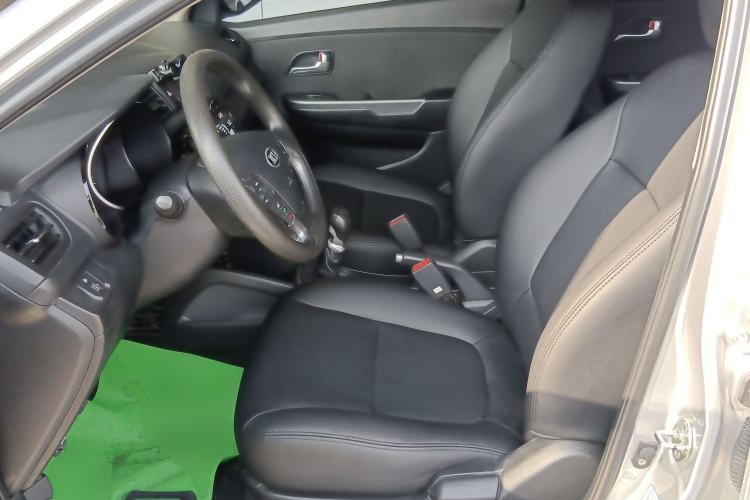 Used Kia K2 2015 Sedan 1.4L MT GLS