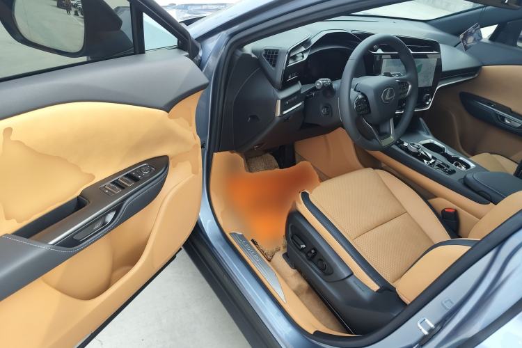 Used Lexus RZ 2023 450e All-Wheel Drive Luxury Edition Driver Seat