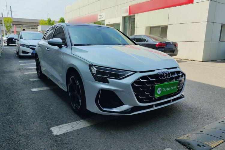 Used Audi A3 2025 Sportback 35TFSI Prestige Edition + Luxury Selection Package Front Right 45 Deg