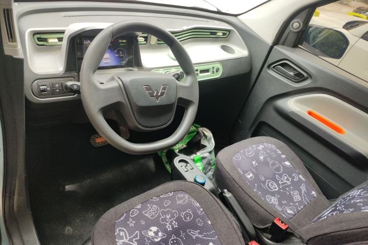 Used Wuling Hongguang MINIEV 2022 Zizai Version Lithium Iron Phosphate Center Console
