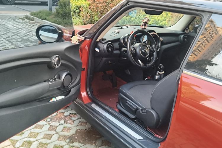 Used MINI 2014 1.5T COOPER Fun
