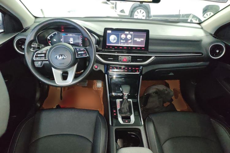 Used Kia K3 2021 1.5L CVT Fashion Edition Center Console