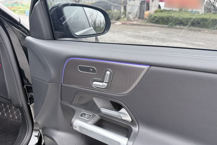 Used Mercedes-Benz GLB 2023 GLB 220 Fashion Model Interior 8