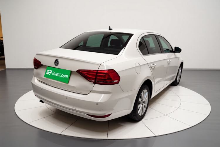 Used Volkswagen Lavida 2017 1.6L Automatic Comfort Edition Exterior 5