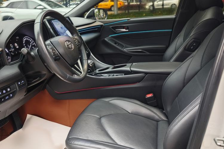 Used Toyota Avalon 2023 Dual-Engine 2.5L Luxury Edition Interior 2