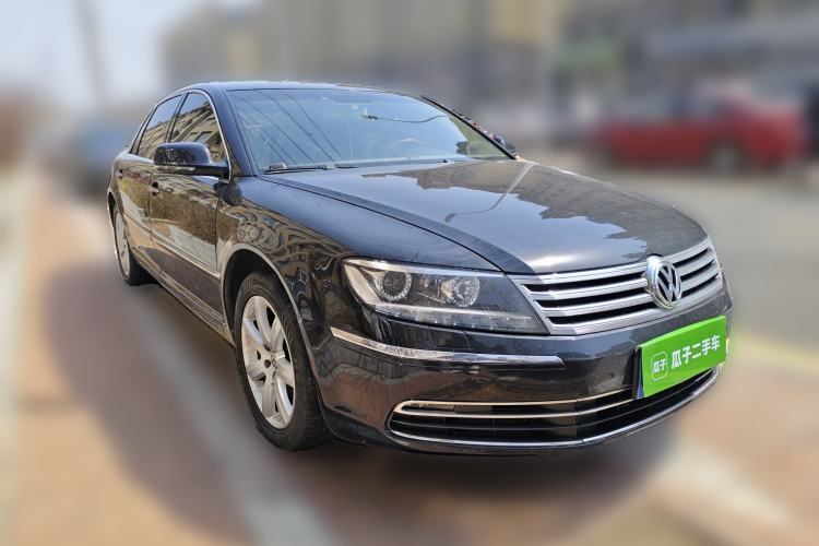 Used Volkswagen Phaeton 2012 3.0L Executive Version Front Right 45 Deg