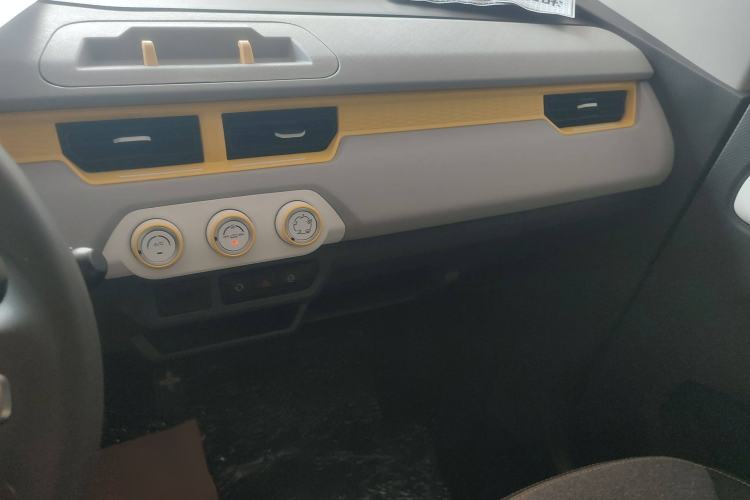 Used Chery New Energy QQ Ice Cream 2022 120km Conical Shape Lithium Iron Phosphate