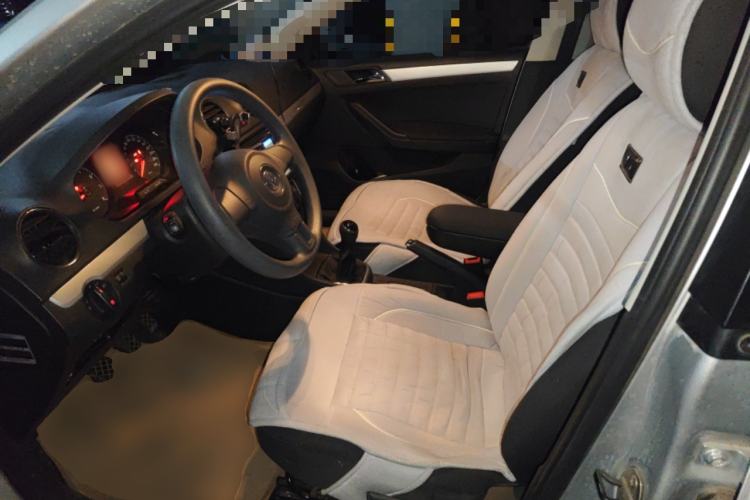 Used Volkswagen Jetta 2013 1.6L Manual Comfort Model
