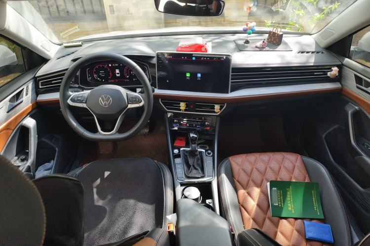 Used Volkswagen Sagitar 2023 280TSI DSG Excellence Plus Edition Center Console