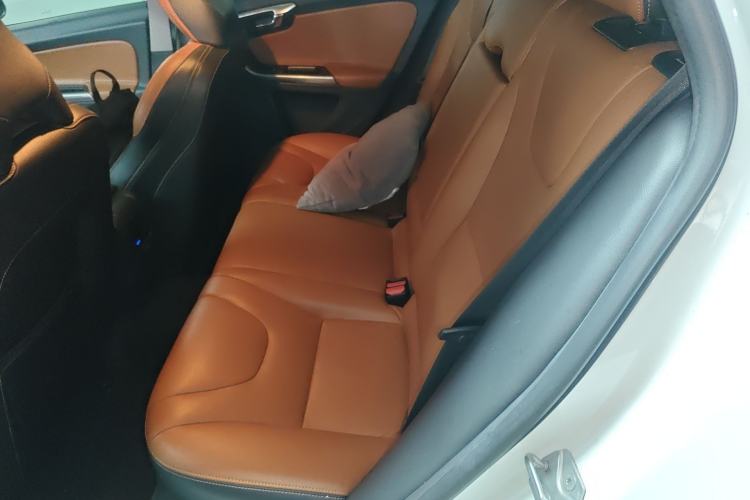 Used Volvo V60 2017 T5 Zhiyi Edition China V Standard Left Rear Seat