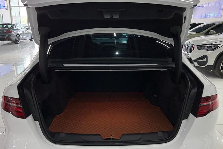 Used Jaguar XEL 2025 2.0T 250 PS R-DYNAMIC 90th Anniversary Edition