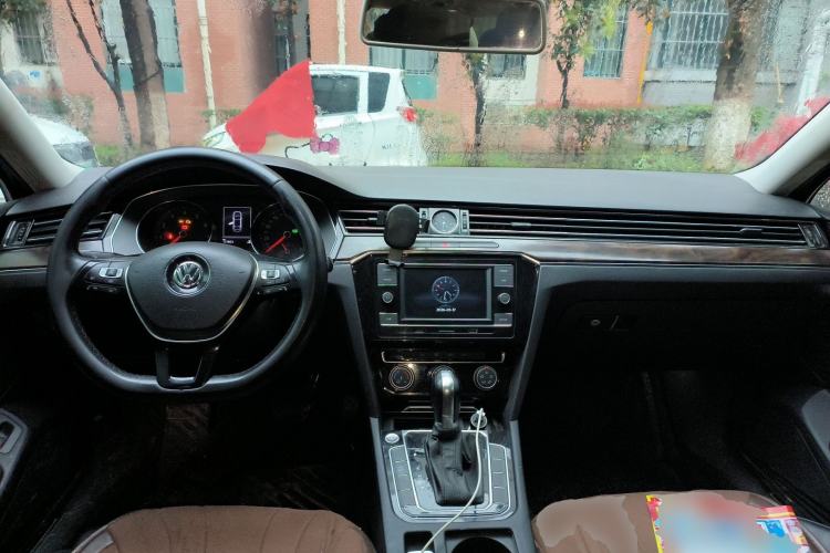 Used Volkswagen Magotan 2019 330TSI DSG Leading Model China VI Standard