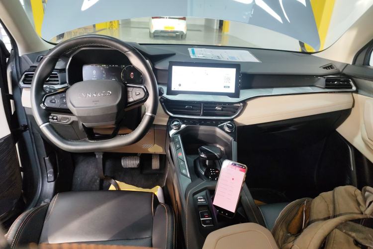 Used Lynk & Co 06 EM-P 2022 PHEV 84 km Range Pro Version