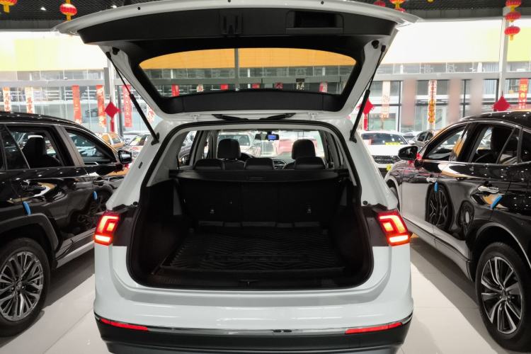 Used Volkswagen Tiguan L 2021 330TSI Automatic Two-Wheel Drive Smart Edition
