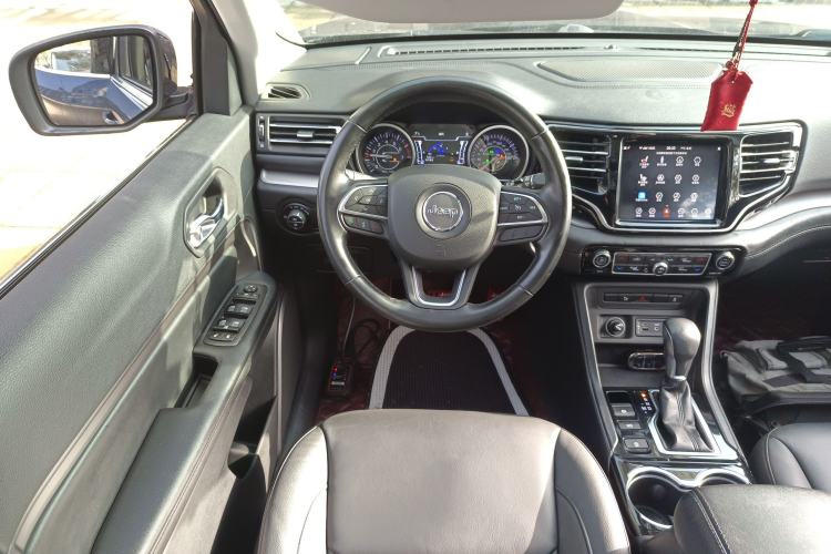 Used Jeep Commander 2018 2.0T Two-Wheel Drive Enjoyment Version China VI Emission Standard