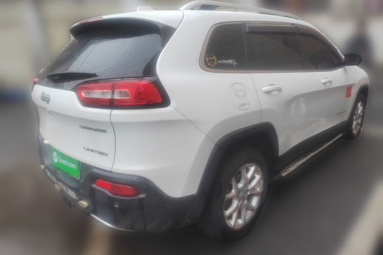 Used Jeep Cherokee 2016 2.0L Superior Edition
