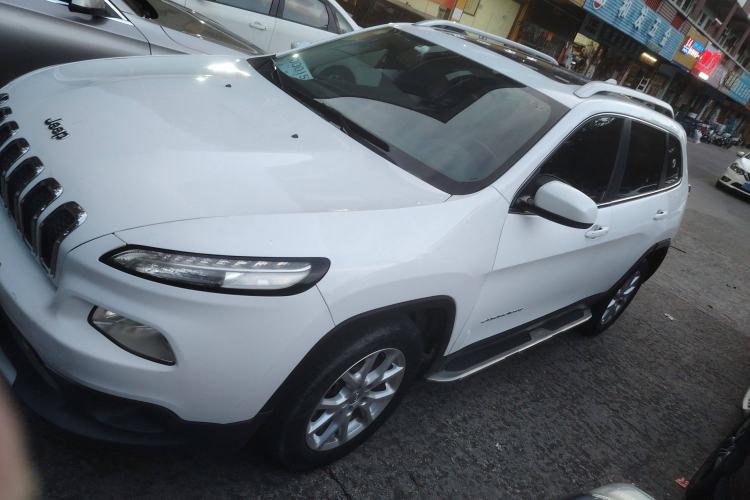 Used Jeep Cherokee 2017 2.4L Leading Edition
