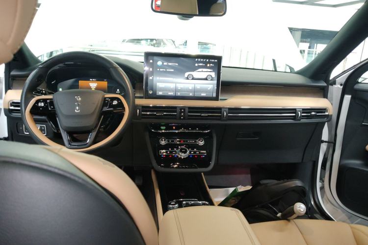 Used Lincoln Corsair 2022 2.0T Two-Wheel Drive Luxury Edition Center Console