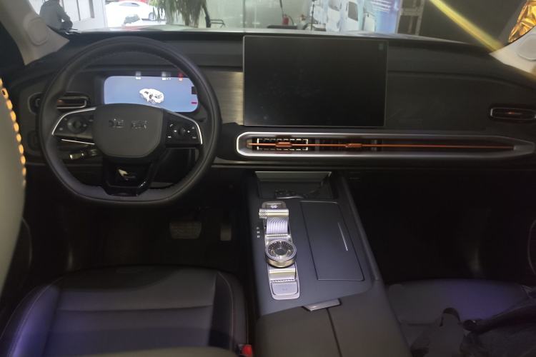 Used BAIC Off-Road BJ30 2026 Model Traveler 1.5T DCT Two-Wheel Drive Standard Version Center Console