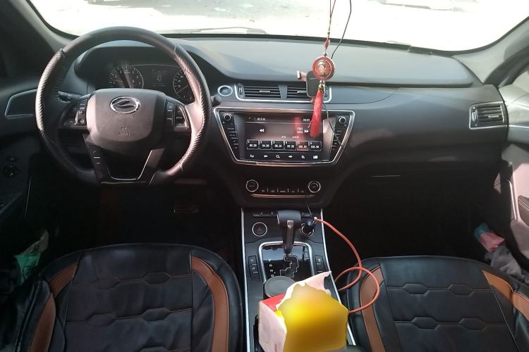 Used Land X7 2016 2.0T Panoramic Prestige Edition Center Console