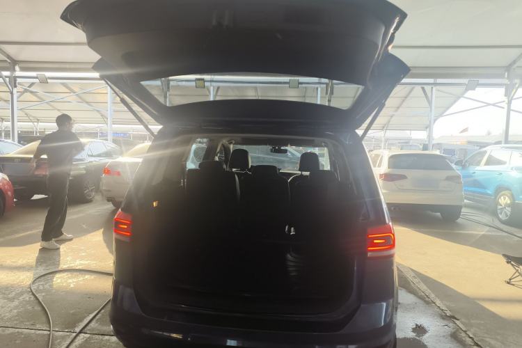 Used Volkswagen Touran 2018 Volkswagen Touran L 280TSI DSG Comfort Edition 7 Seats China VI Standard