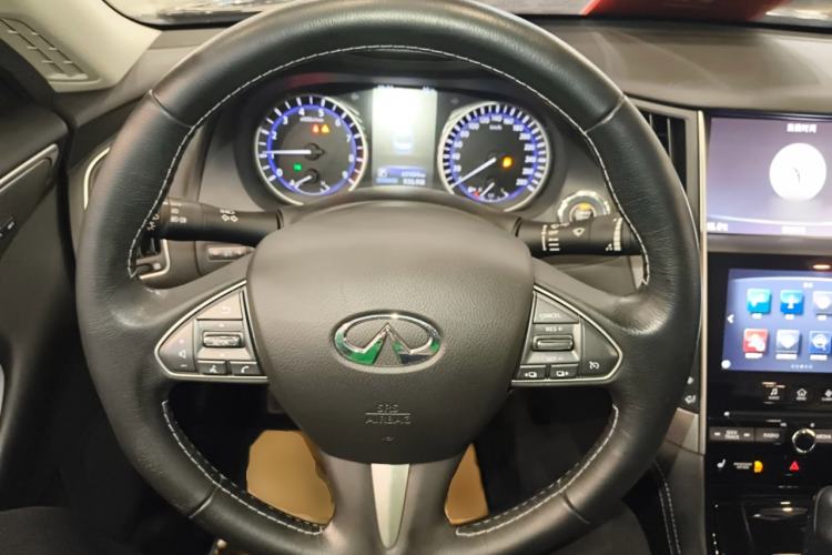 Used Infiniti Q50 2014 3.7L Comfort Edition Steering Wheel