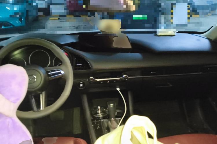 Used Mazda 3 Axela 2022 2.0L Automatic Zhiyao Edition Center Console