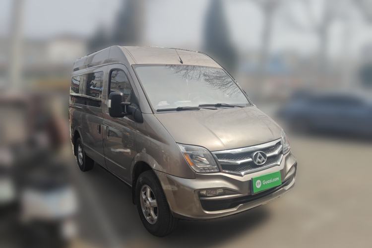 Used SAIC MAXUS Xintu V80 2016 2.5T Manual Aoyuntong National IV Short Wheelbase Mid-Roof 6-Seater Front Right 45 Deg