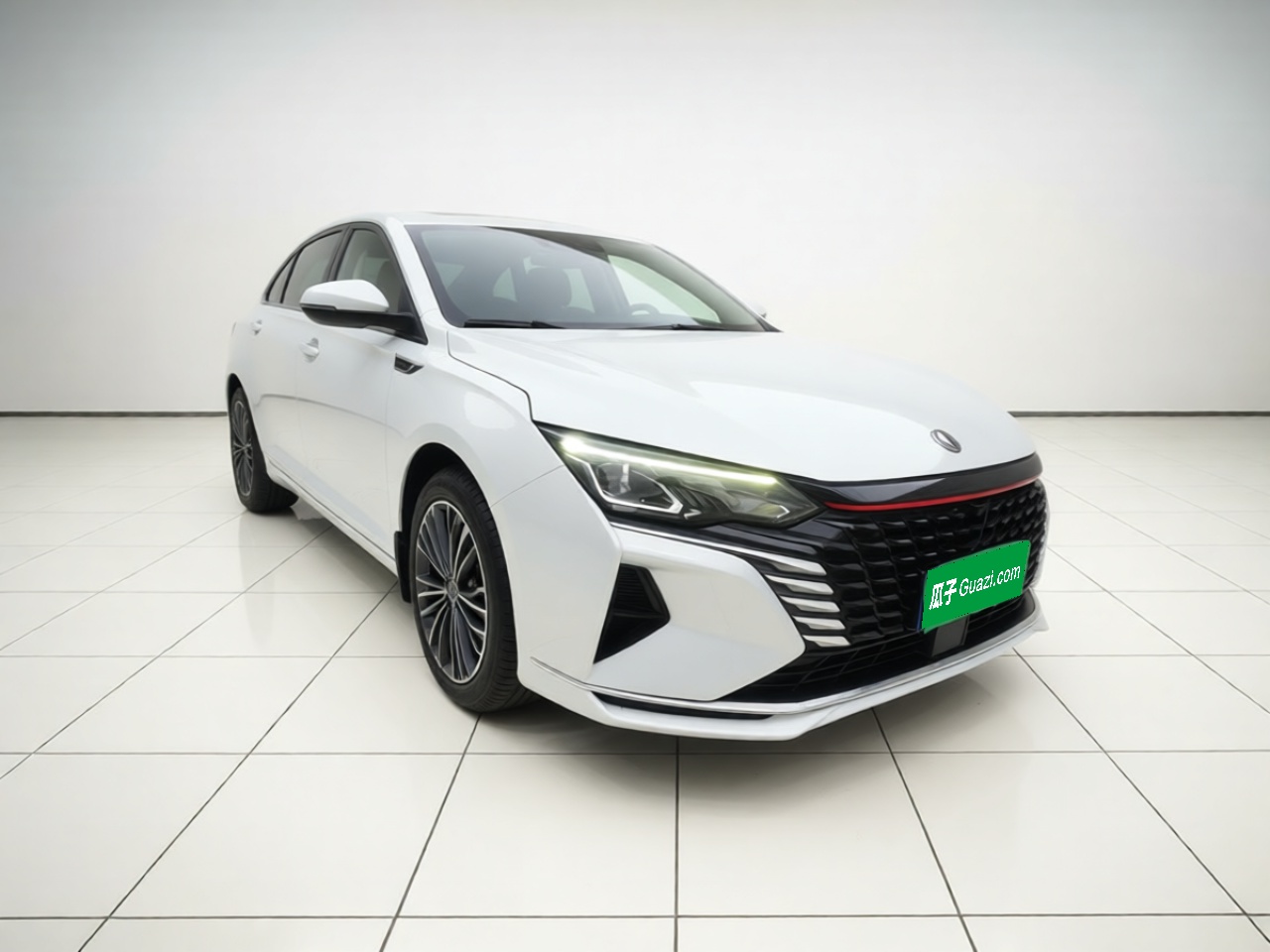 Dongfeng Aeolus Yixuan MAX 2023 1.5T Ultra-Stylish Trendsetting Dad Edition — снимка 3