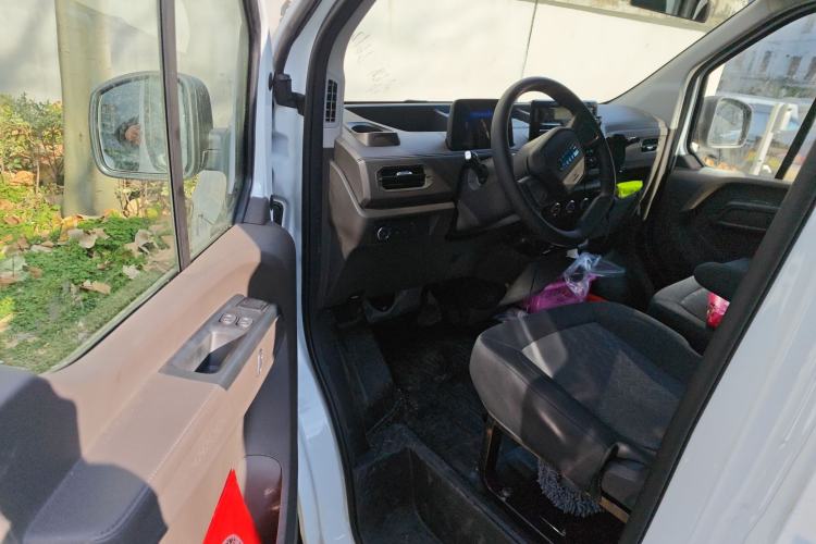 Used JMC E Fushun 2025 Model, Open Window Version, 53.58 kWh, Mid-axle, Low-roof
