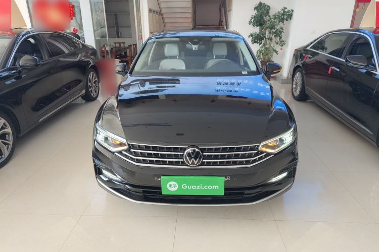 Used Volkswagen Magotan 2025 Revised Version Zhongxiang Edition 330TSI DSG Luxury Trim