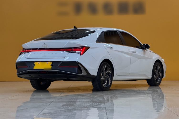 Used Hyundai Elantra 2023 1.5L CVT LUX Prestige Edition
