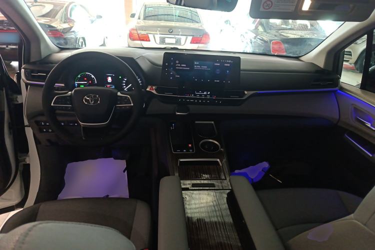 Used Toyota Granvia 2023 2.5L Hybrid Prestige VIP Edition