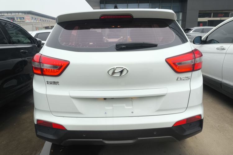 Used Hyundai ix25 2015 1.6L Automatic Two-Wheel-Drive Deluxe DLX Model