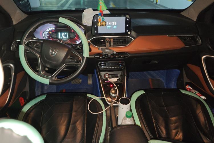 Used Baojun 510 2017 1.5L Automatic Luxury Model Center Console