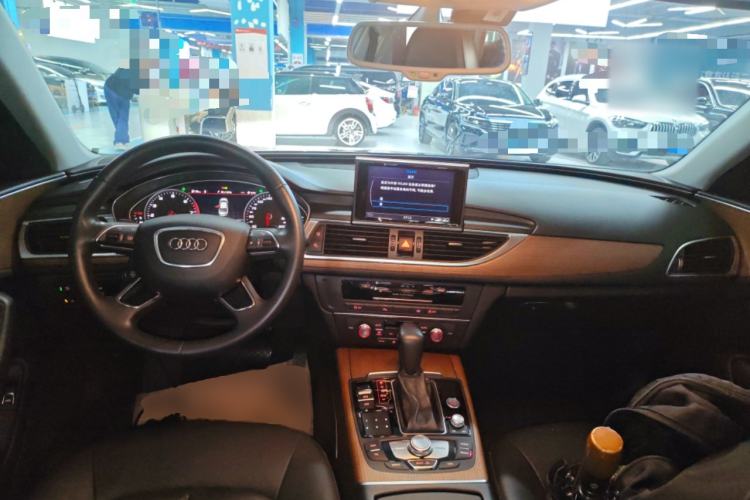 Used Audi A6L 2018 30th Anniversary Edition 30 FSI Style Model Center Console