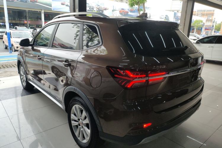 Used Roewe RX5 2016 Revised Version 20T Two-Wheel Drive Manual Transmission Luxury Edition
