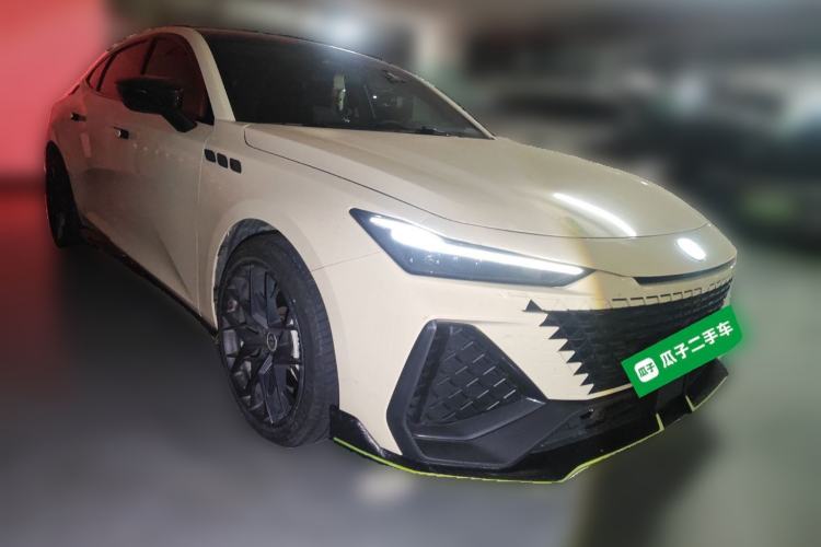 Used CHANGAN UNI-V 2022 2.0T Leading-Speed Edition Front Right 45 Deg