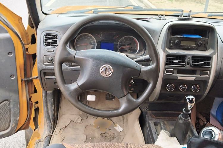 Used Dongfeng Ruichi 2017 2.5T Diesel Two-Wheel Drive Standard Version ZD25T5
