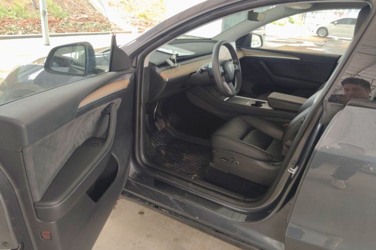 Used Tesla Model Y 2022 Rear-Wheel-Drive Version