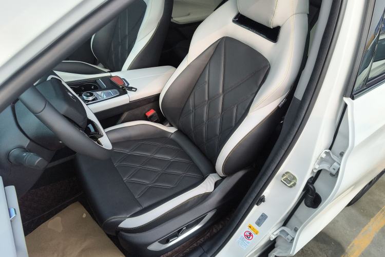 Used Changan CS75 PLUS iDD 2023 ZhiDian iDD Smart Leading Model