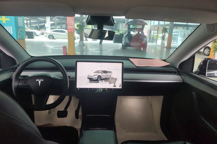 Used Tesla Model Y 2023 Rear-Wheel-Drive Version
